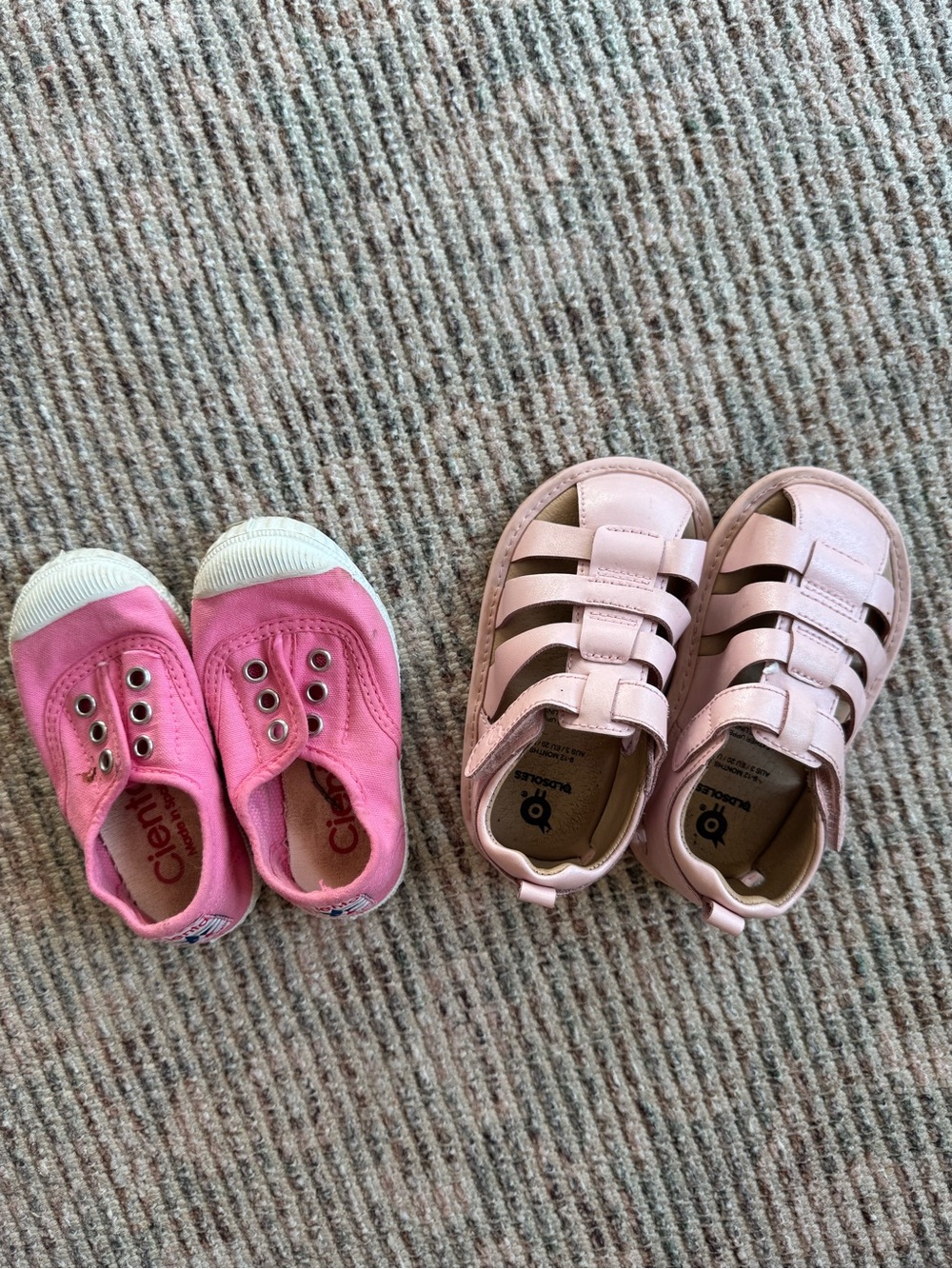 Bundle of cienta and old soles pink shoes